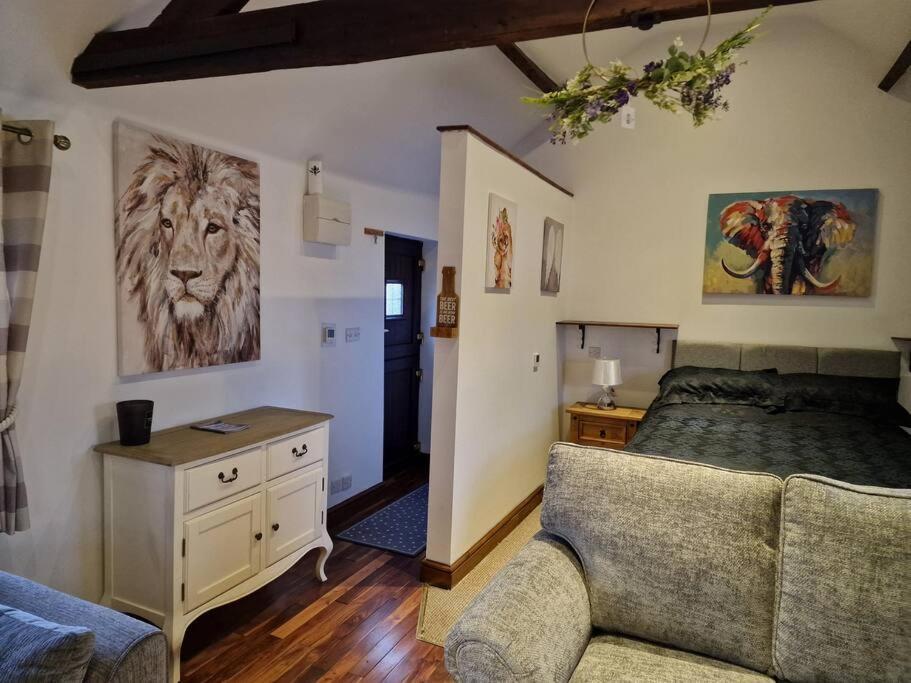 Joiners Arms - Studio Apartments Market Drayton Exteriér fotografie