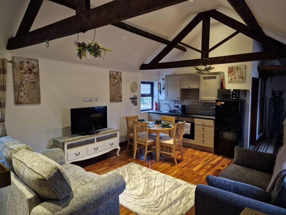 Joiners Arms - Studio Apartments Market Drayton Exteriér fotografie